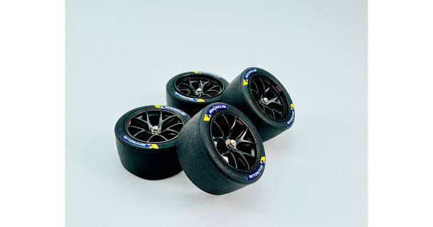 NuNu 1/24 Porsche 911 992 LM 18 Pink Pig kit