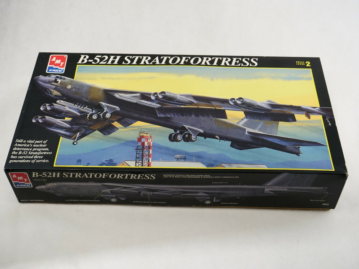 AMT Model Kits - 1/72 B-52H Stratofortress Kit 8623