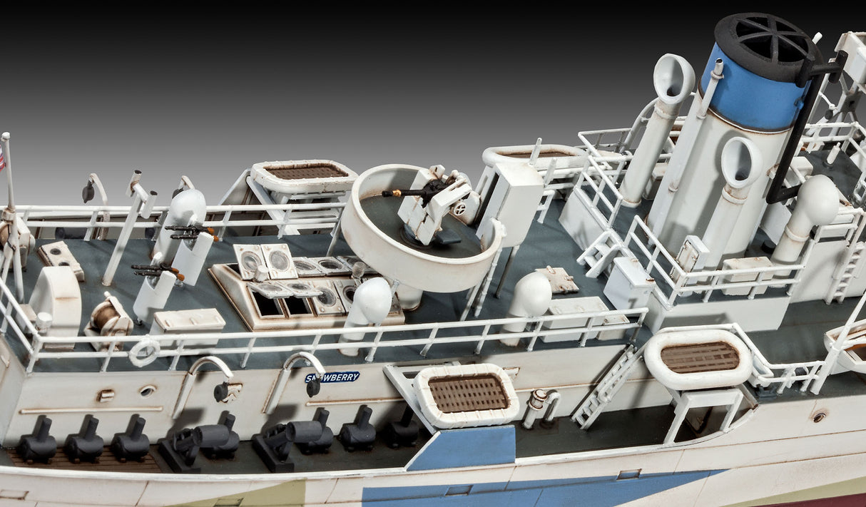 Revell 1/144 HMCS Snowberry Flower Class Corvette Kit 05132