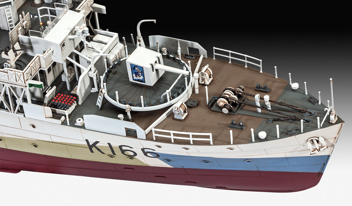 Revell 1/144 HMCS Snowberry Flower Class Corvette Kit 05132