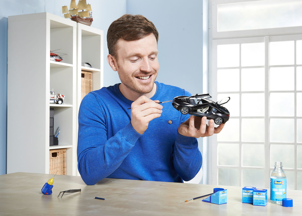 Revell kit BMW i8 1:24