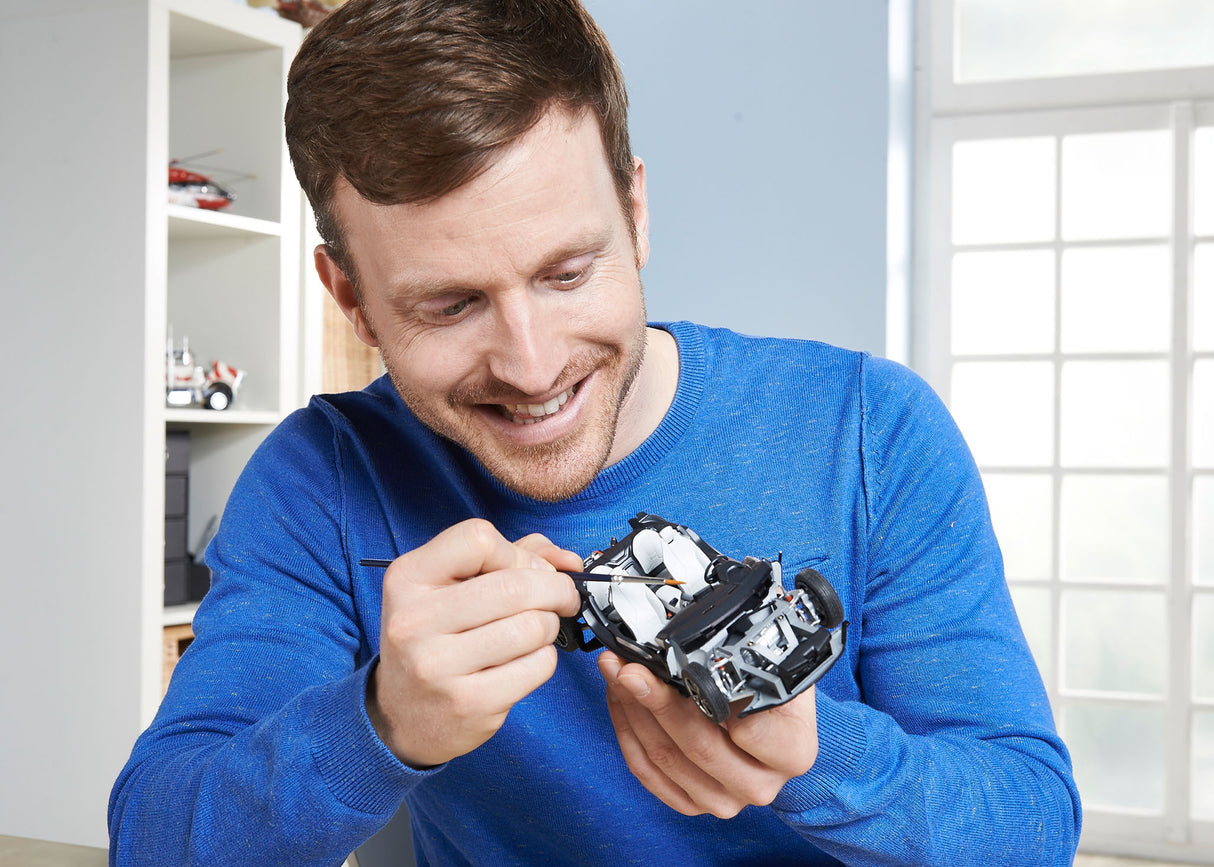 Revell kit BMW i8 1:24