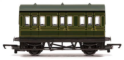 Hornby R4672 RailRoad SR 4 Wheel Coach