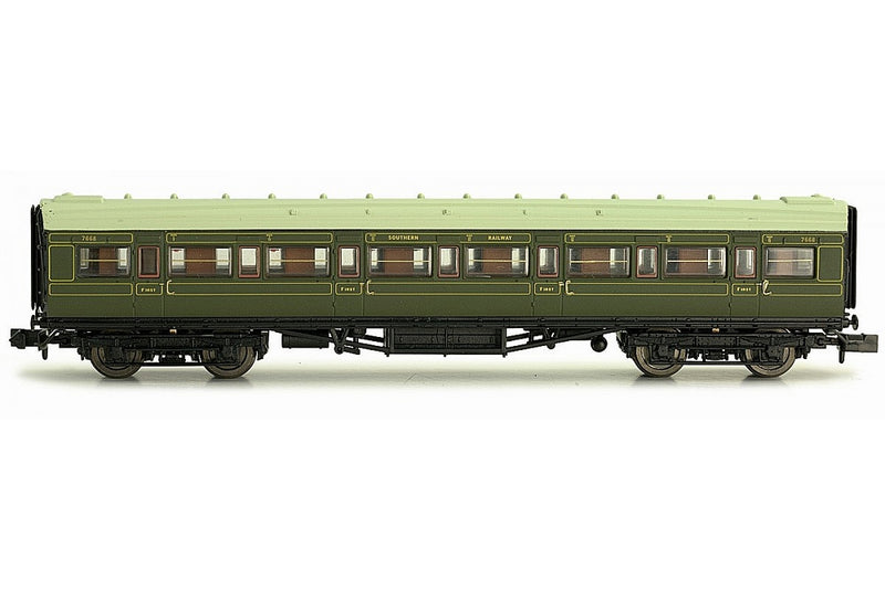 Dapol 2P-012-003 Maunsell Coach 1st Class SR Lined Green 7668 - N Gauge