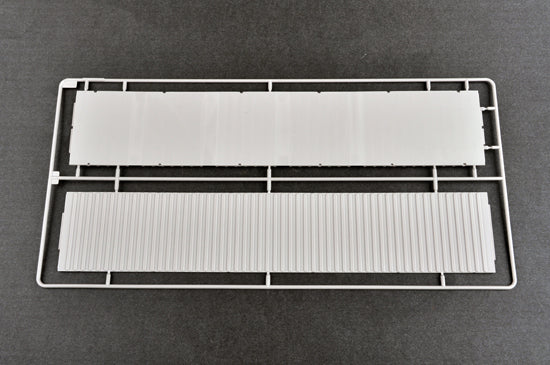 Trumpeter M915 Tractor with M872 Flatbed trailer & 40FT Container 1/35