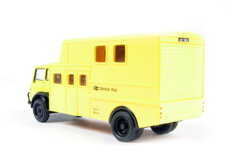 Oxford Diecast OO Gauge Bedford TK crew bus in yellow British Rail livery 76TK003
