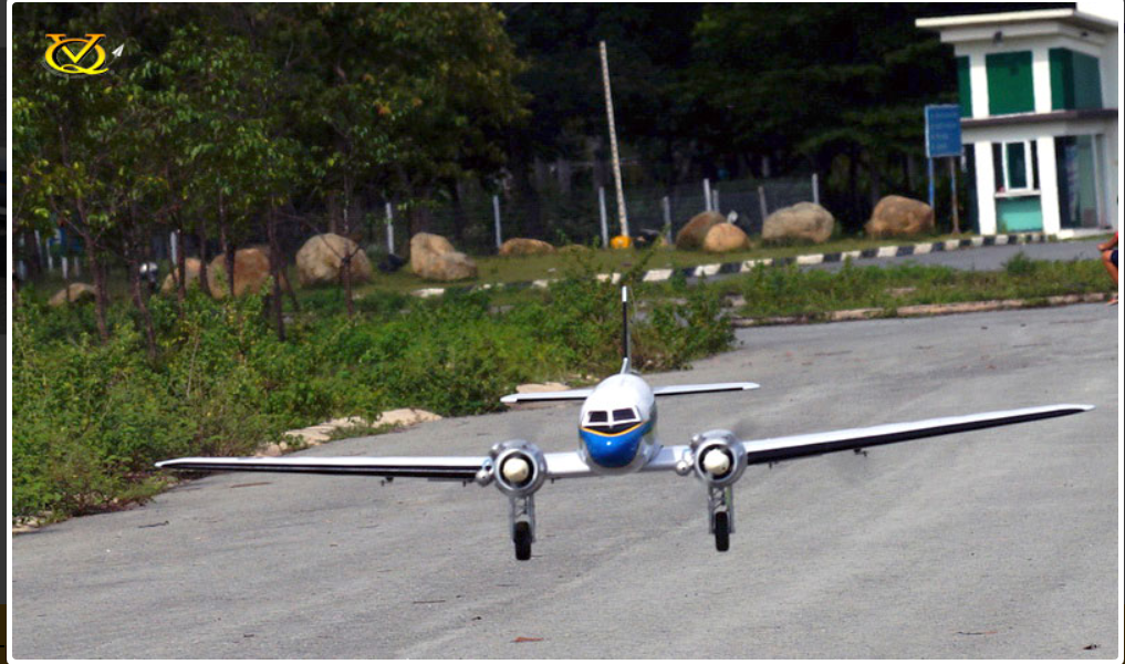 VQ Douglas DC-3 (Lufthansa) 70.8 Inch Wingspan (EP/GP) ARF