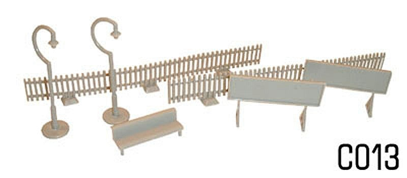 Dapol C013 Platform Fittings / Fences Lamps - 00 Gauge Plastic Kit