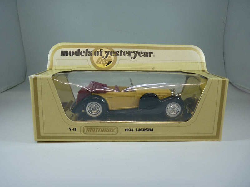 Lledo Limited Edition Days Gone Die Cast 1939 Chevrolet Cream and Maroon Chevy