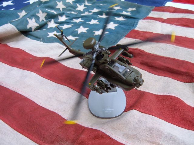 Italeri 1/72 AH-64D Apache Longbow Diecast IT40001