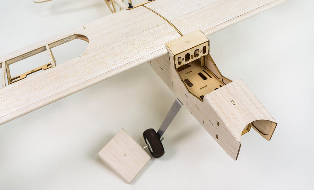 DW Eyas Trainer Balsa Kit 1.2M Incl. 1100kv Motor / 30a ESC / Prop