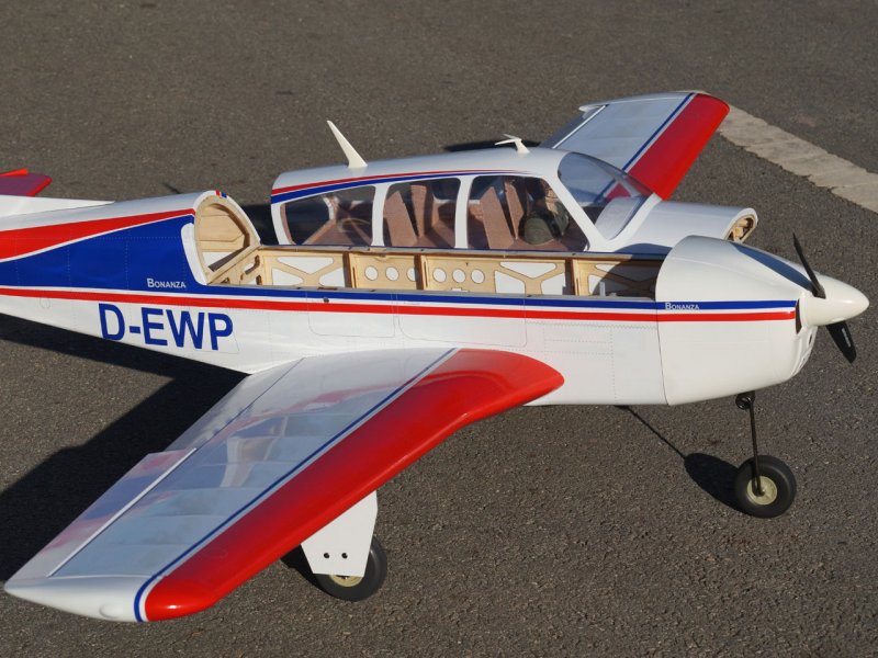 VQ Beechcraft Bonanza 62.2 Inch (EP/GP) ARF (White/Red/Blue)