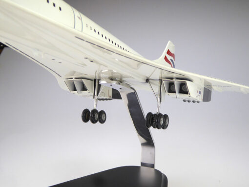 Bravo Delta Desk Model - Concorde British Airways Chatham Livery – Landing and Take Off Configuration G-BOAF