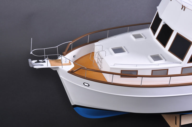 Premium Line - Kymodel Grand Banks 1:20 Scale Motor Yacht