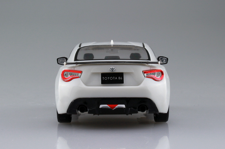 Aoshima 1/32 TOYOTA 86 (Crystal White Pearl) 1/32 scale 05418