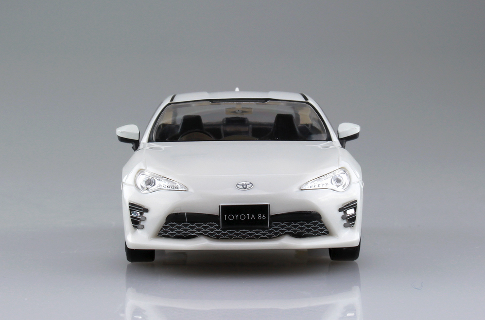 Aoshima 1/32 TOYOTA 86 (Crystal White Pearl) 1/32 scale 05418