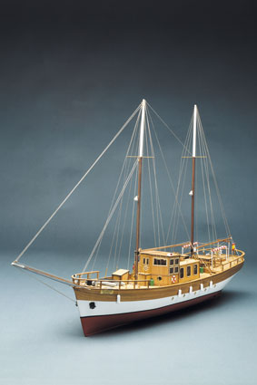 Trotamares motor schooner