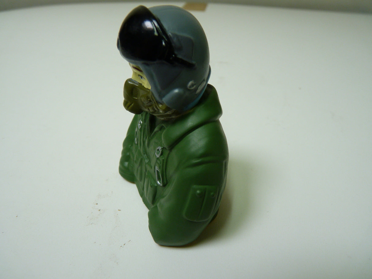 1:7 bust Jet pilots Fully Painted In Green Suit (No Mask Hose)