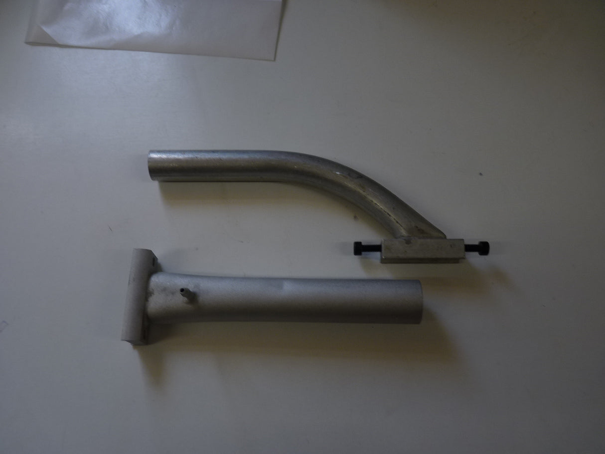 Pack of 2 assorted manifolds - all new - sold as seen (30)