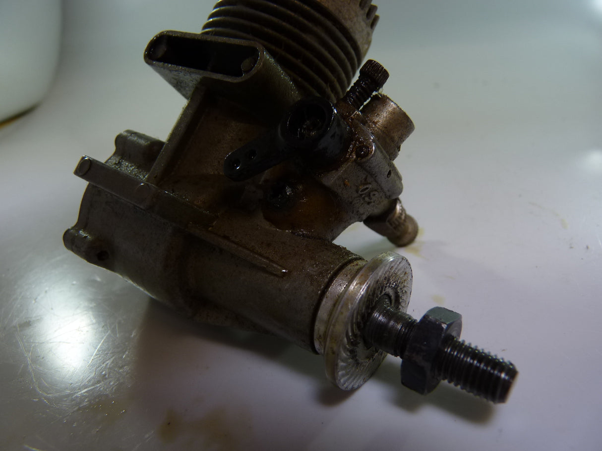 Second Hand engine Glow 2-stroke OS MAX 25 no silencer (Box63)