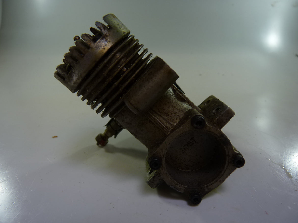 Second Hand engine Glow 2-strokeIS 20 FP no silencer  (BOX 63)