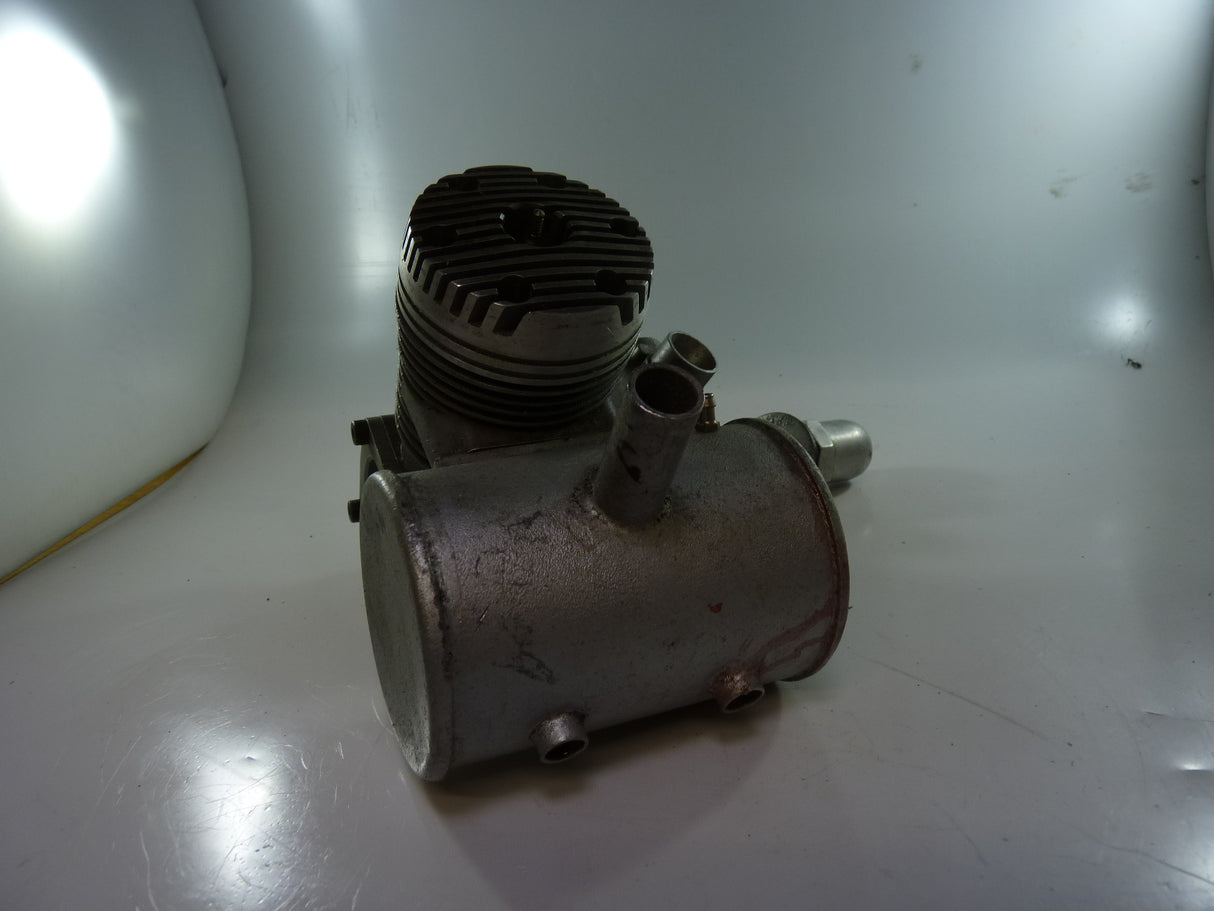 Second Hand engine Glow 2-stroke MDS 148 with pitts silencer no needle (BOX 62)