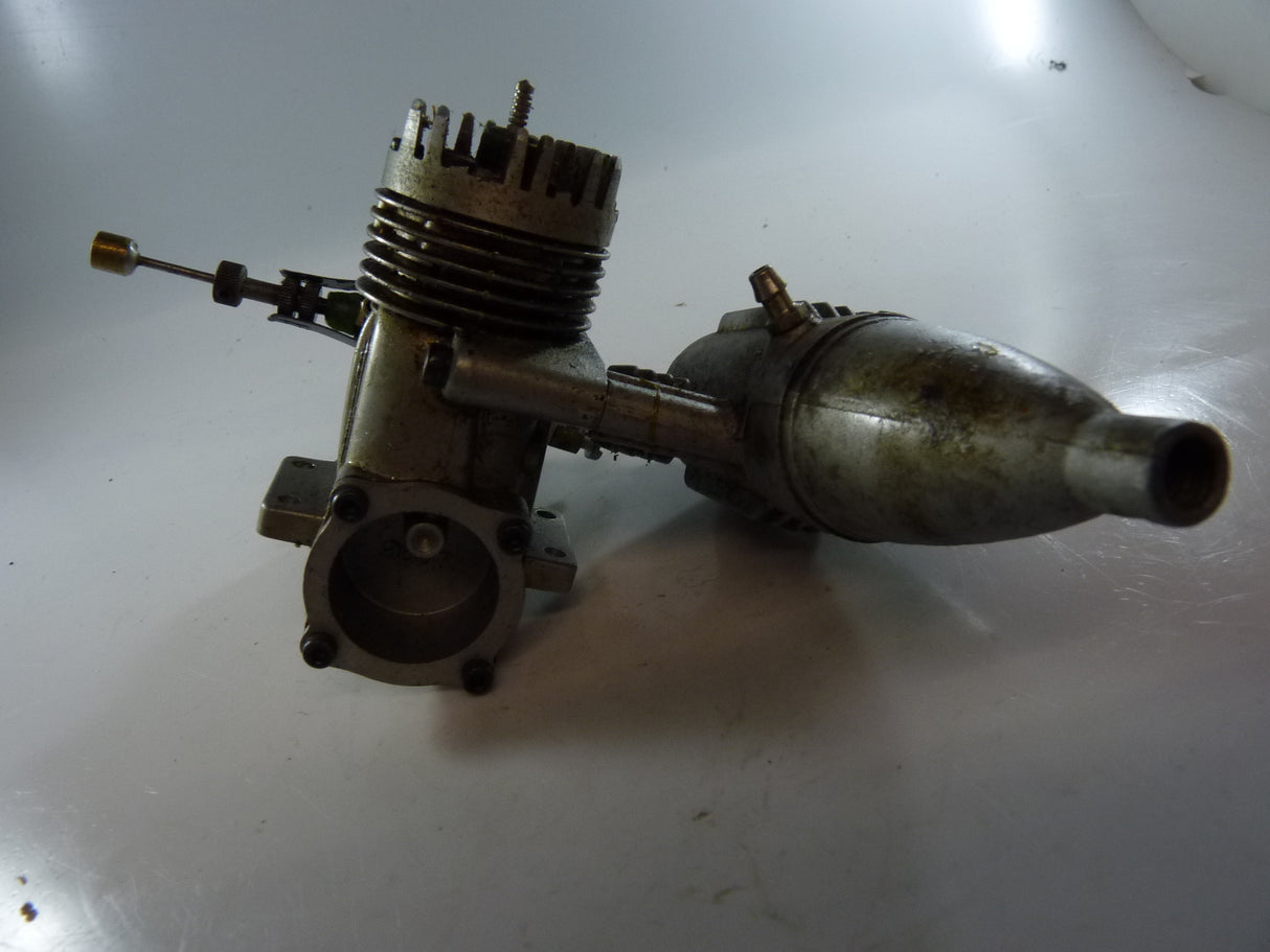 Second Hand engine Glow 2-stroke os Max 28 with damaged silencer (BOX 63)