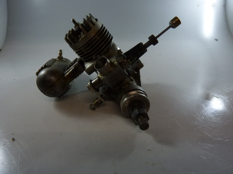 Second Hand engine Glow 2-stroke os Max 28 with damaged silencer  (BOX 63)