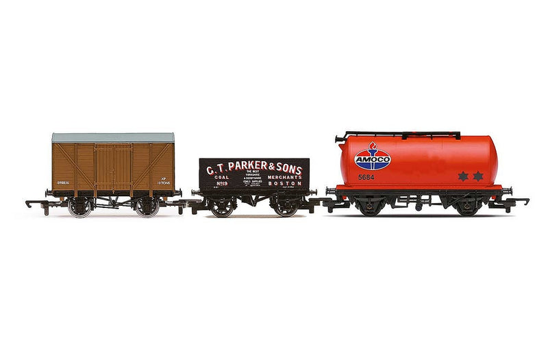 Hornby R60048 RailRoad Triple Wagon Pack  Mixed Wagons with Box Van