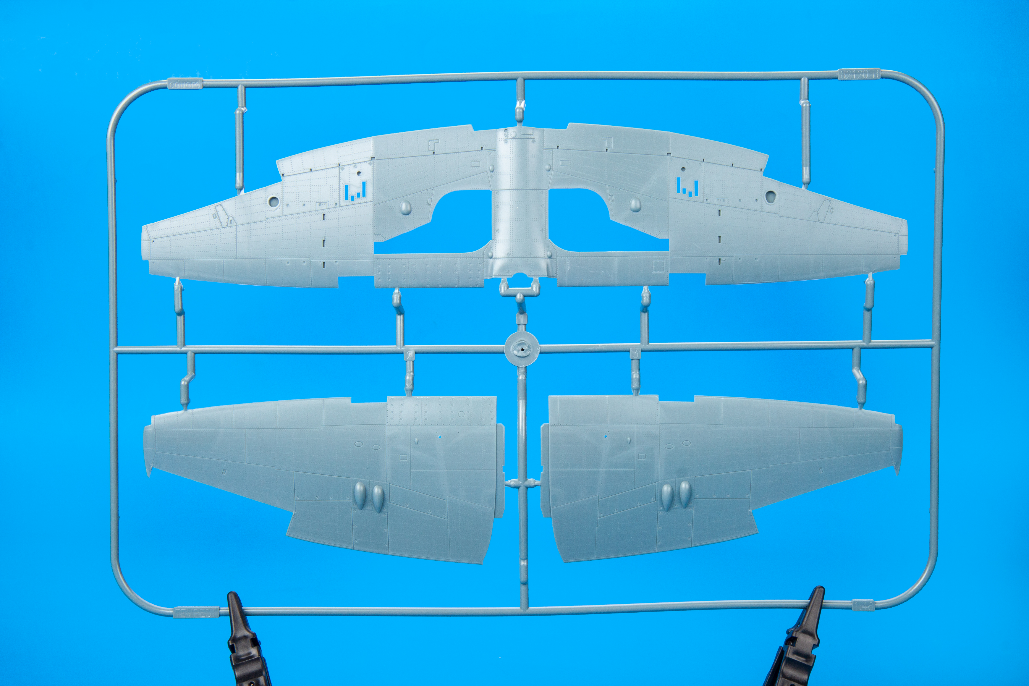 EDUARD 1/48 Weekend Hawker Tempest Mk.V Series 1 EDK84171