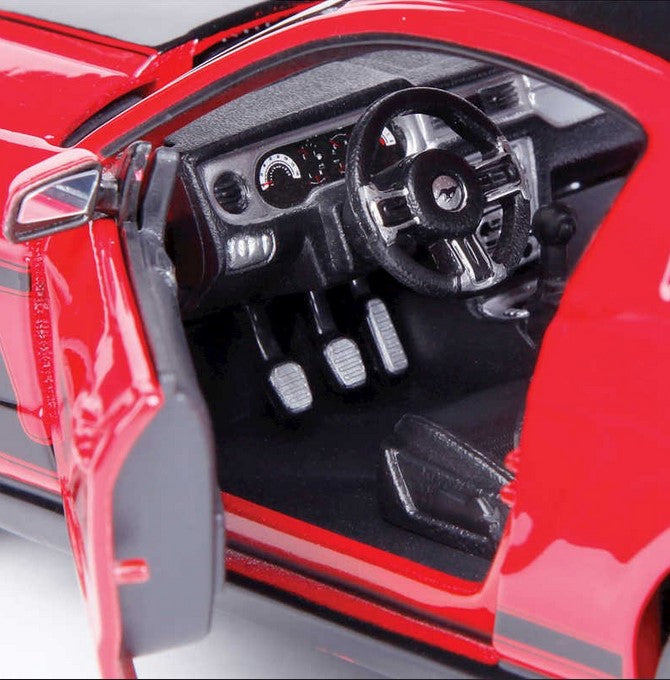 Maisto 1:24 Special Edition Ford Mustang Boss 302 Kit