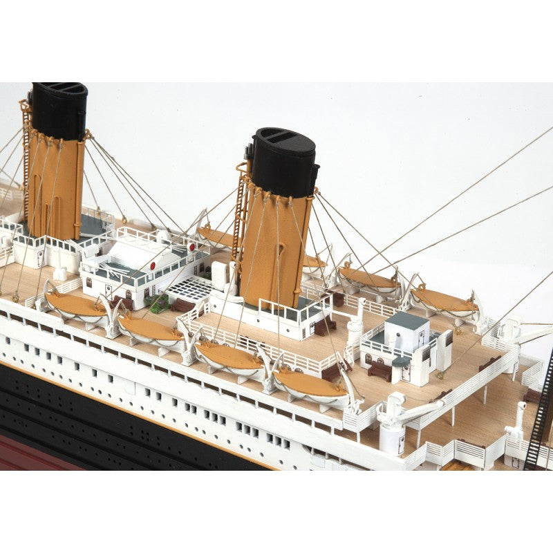 OcCre RMS Titanic Kit - Highly detailed wooden kit with fittings