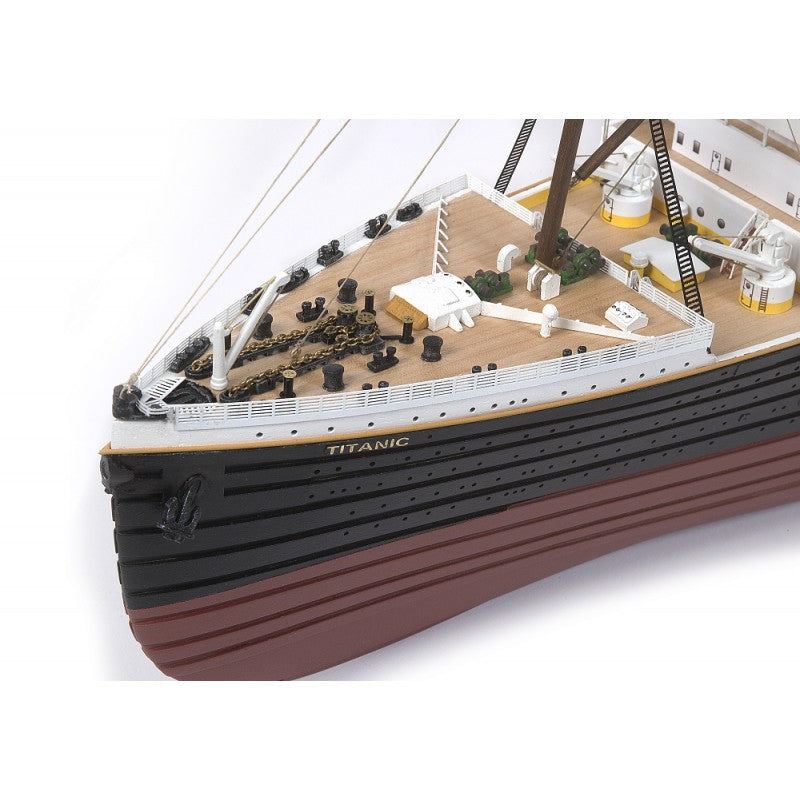 OcCre RMS Titanic Kit - Highly detailed wooden kit with fittings