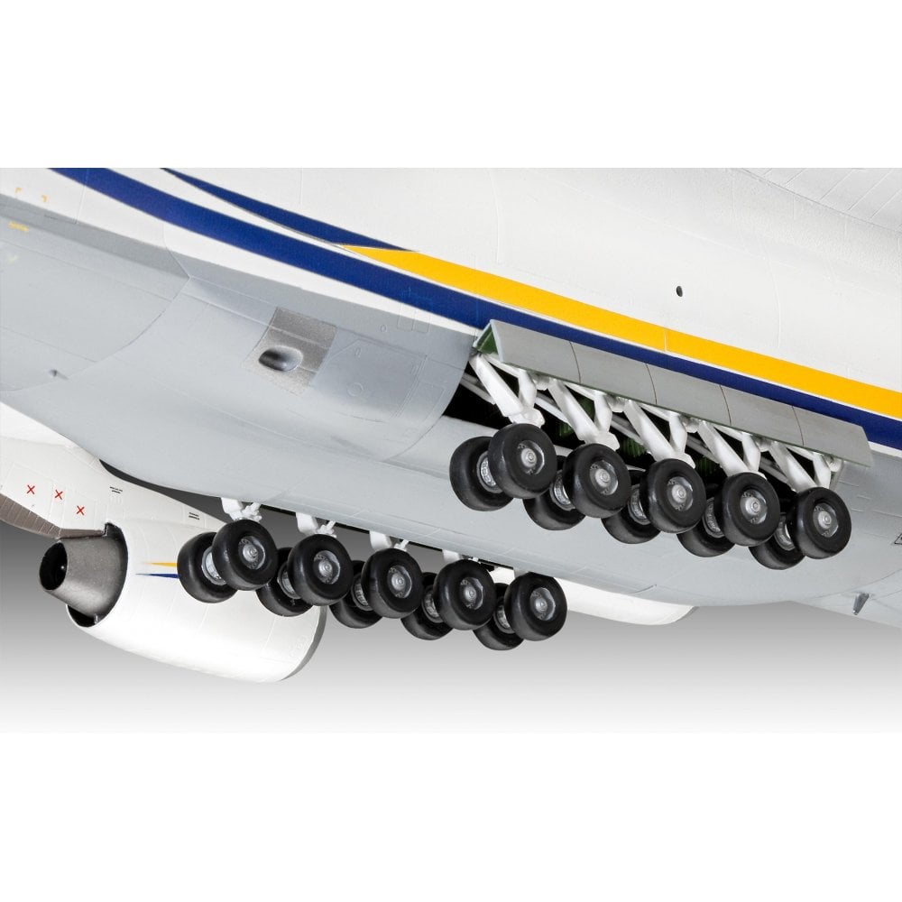 Revell 1/144 Antonov An-124 Ruslan kit 03807