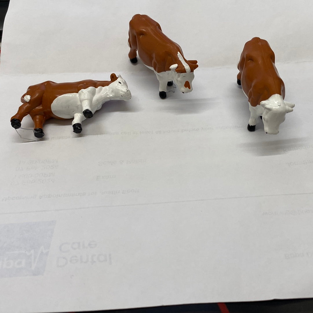 Scenic Accessories - Cows - Pack of 3