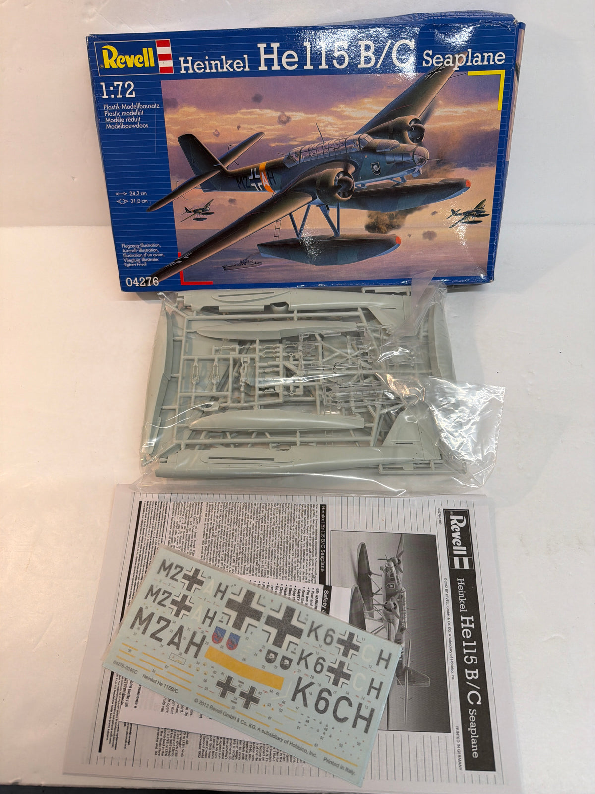 Revell Plastic aircraft kit Heinkel HE115 B/C Seaplane 04276 Opened but complete