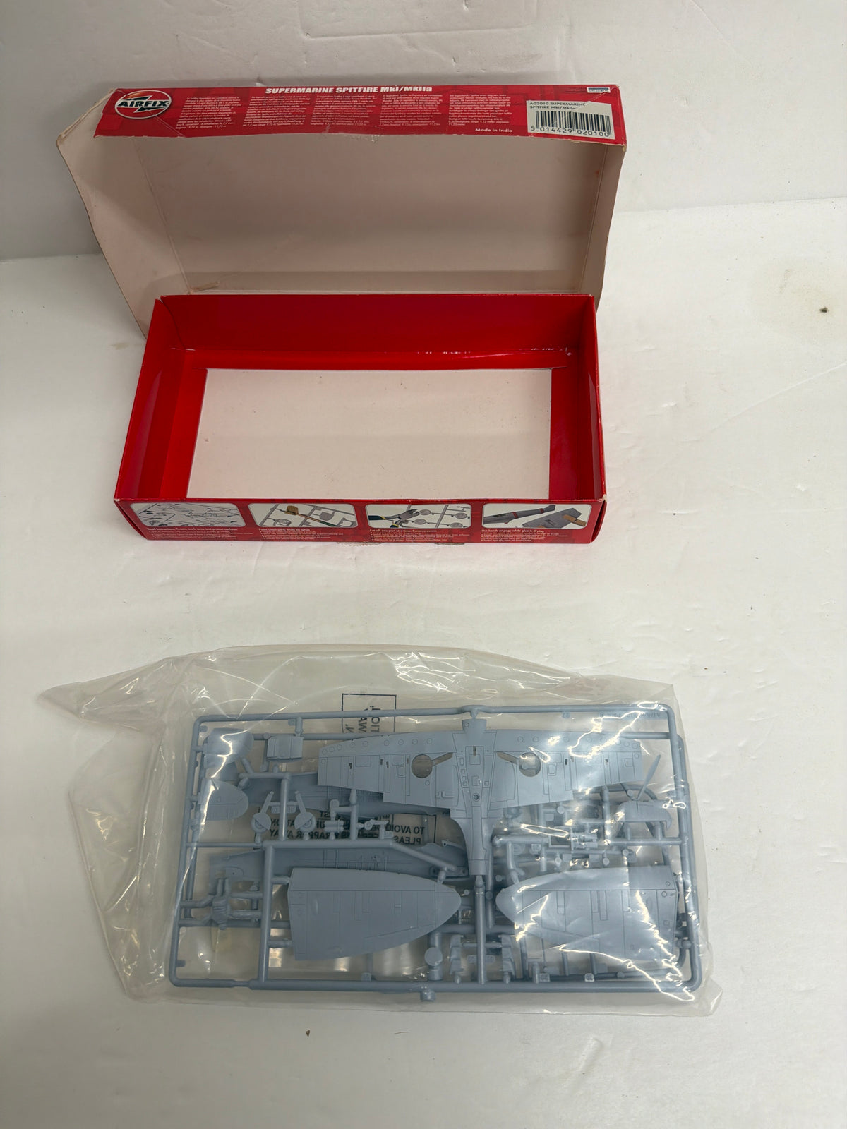 Airfix Plastic Model Kit Supermarine Spitfire Mk.I / Mk.Iia 1/72 no manual or decals