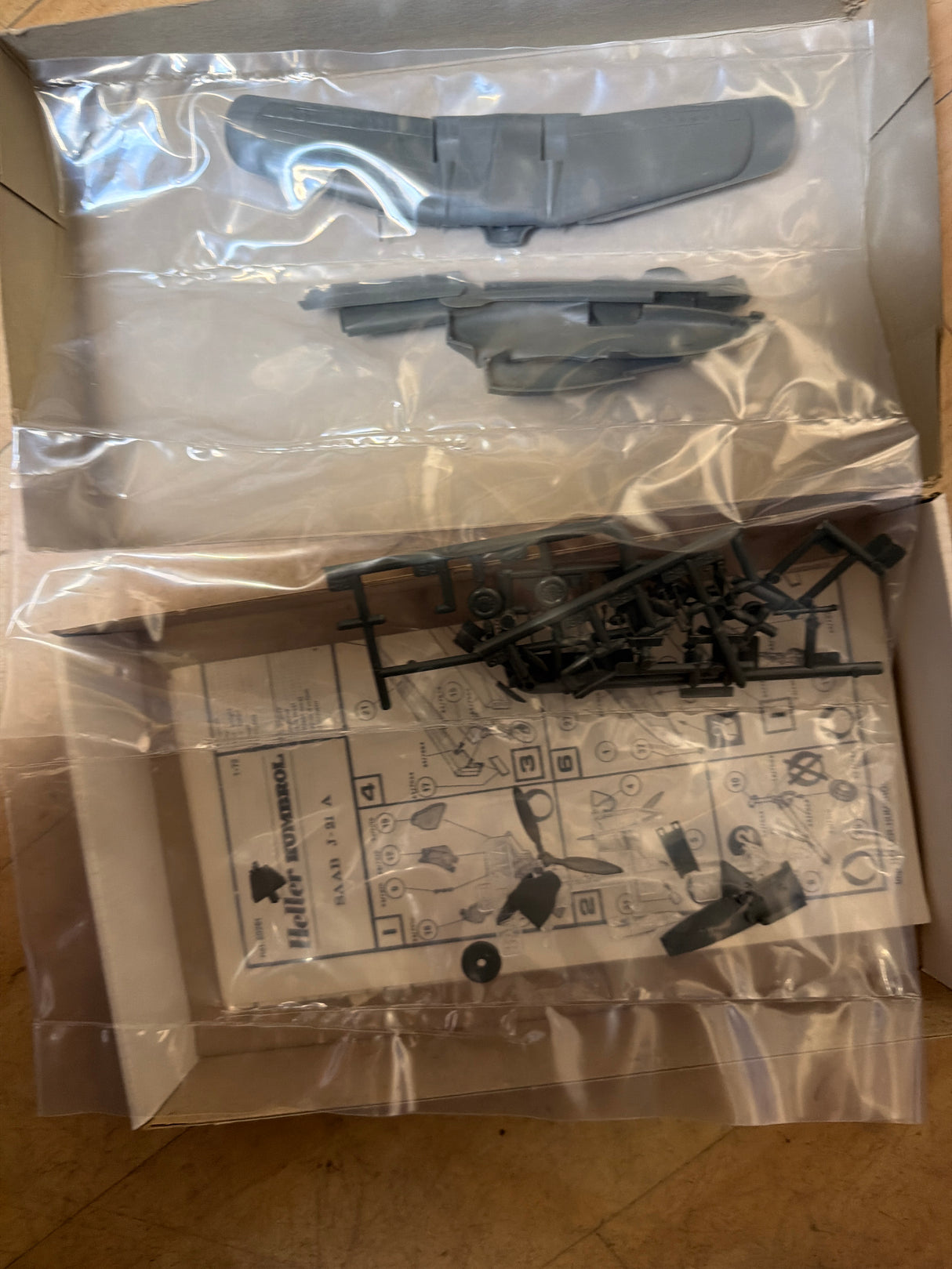 Heller 1/72 Classic kit SAAB J21A 80261
