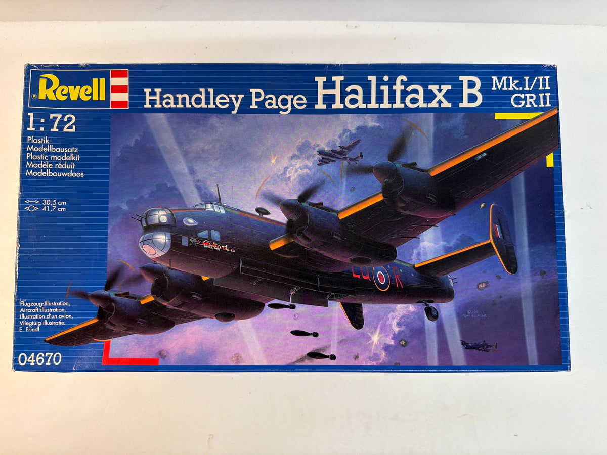 Revell Plastic aircraft kit Handley Page Halifax B Mk.I/II GR2 1:72 04670 Opened but complete