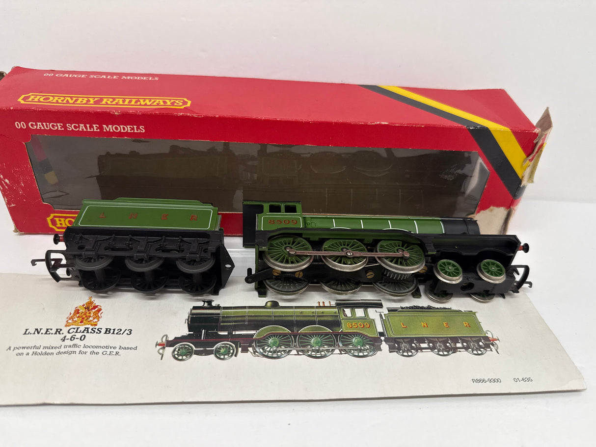 Hornby OO Gauge Rail Road R866 LNER Class B12 8509 - SECOND HAND