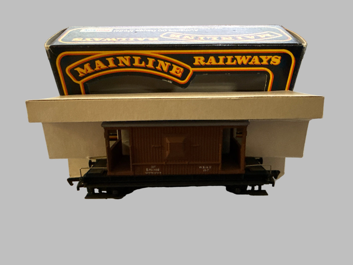 Mainline Railways 16 foot Brake Van B.R. 37-139 00 Gauge