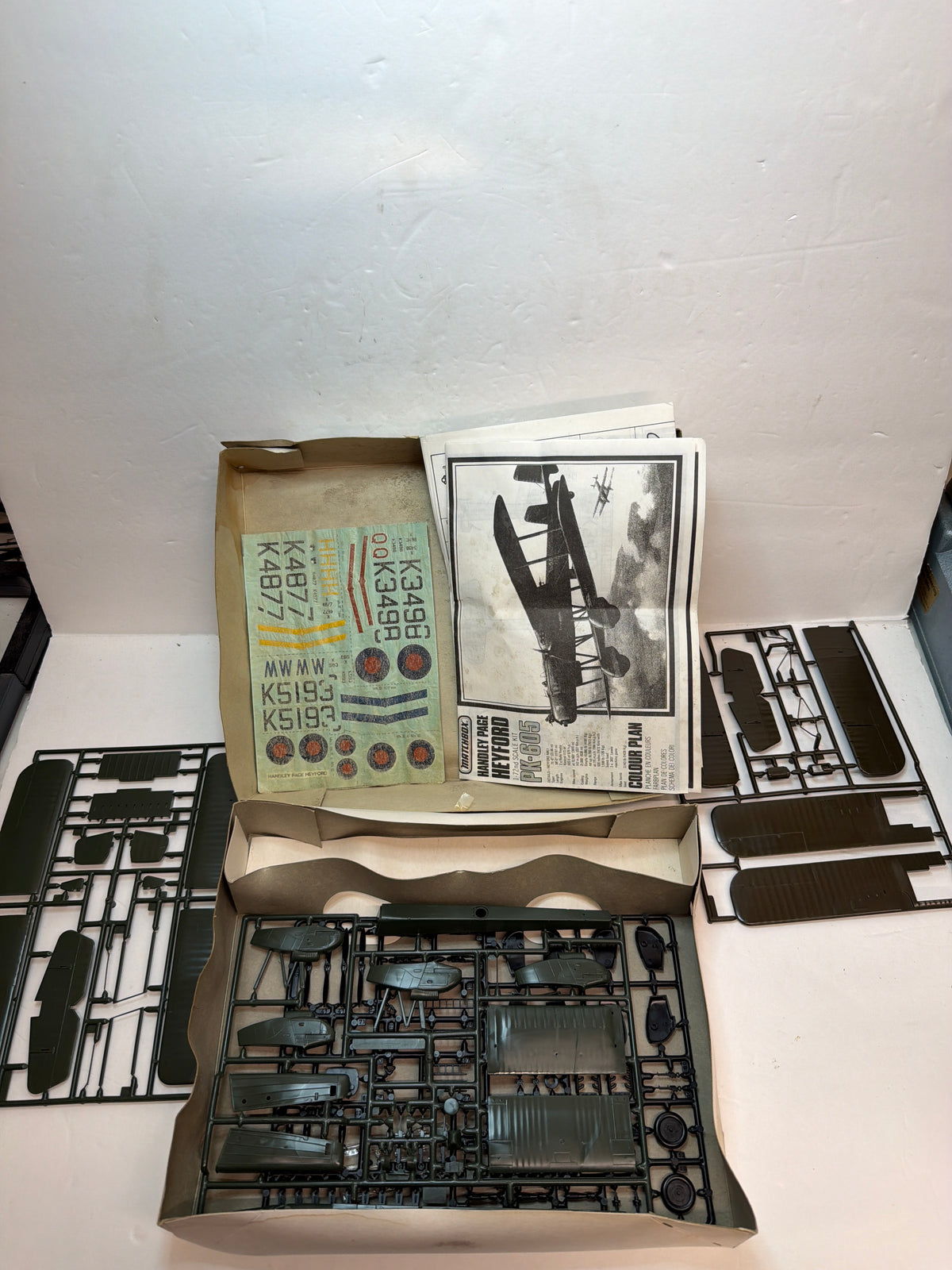Handley Page Heyford Mk.I/Mk.II/III — Matchbox 1/72 Plastic model Kit Vintage