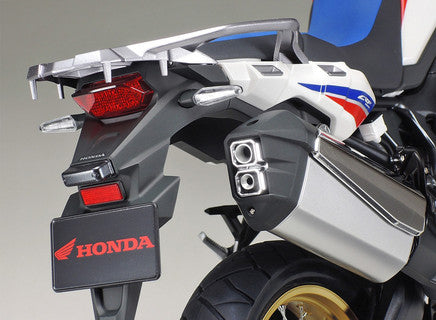 Tamiya 1/6 scale Honda CRF1000L Africa twin 16042
