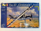 Revell Plastic aircraft kit Do27 Grzimek Serengeti Version 1:32 04745 Opened but complete