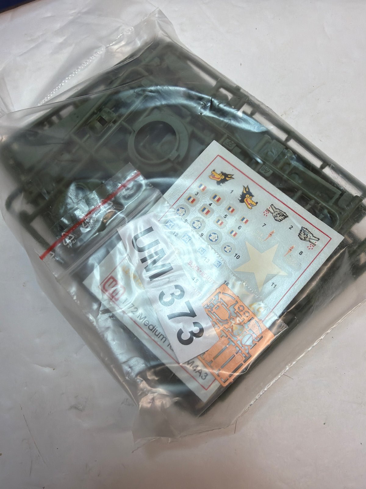UM M4A3 Sherman Medium Tank 1/72 373 Plastic Model Kit Vintage