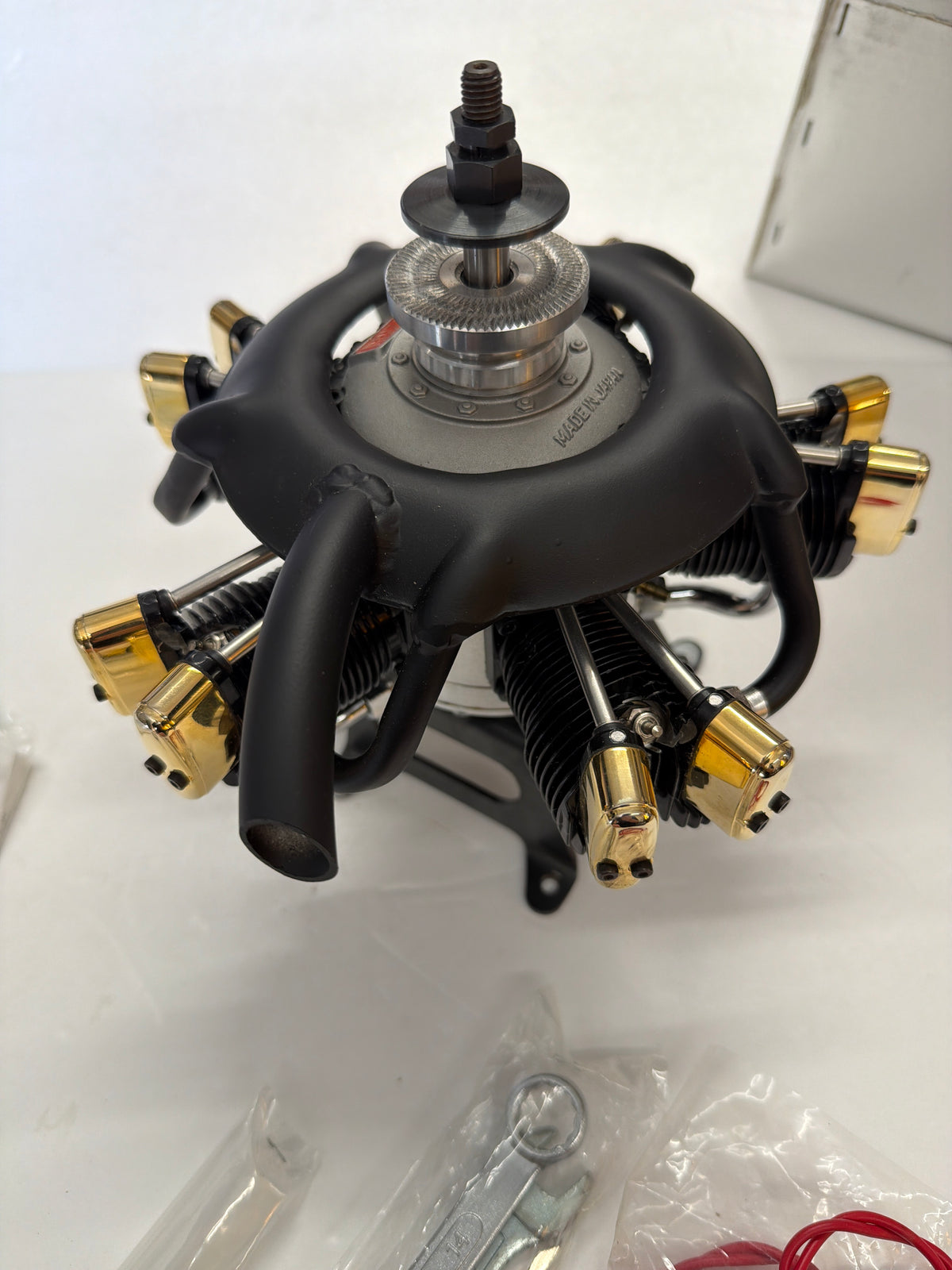 Saito FA-325 R5 five-cylinder radial and Ring Exhaust Model engine AS New not run