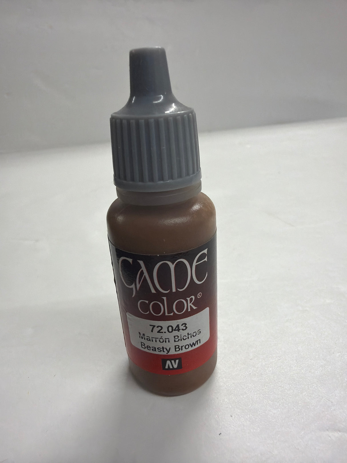 AV Acrylicos Vallejo Acrylic Paint Brush on Beasty Brown 72.043