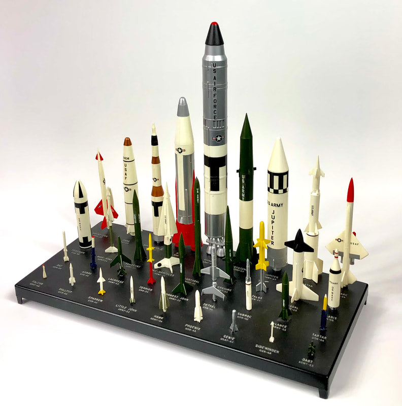 Atlantis 1/28 U.S. Space Missiles - 36 Missiles Kit AMCM6871