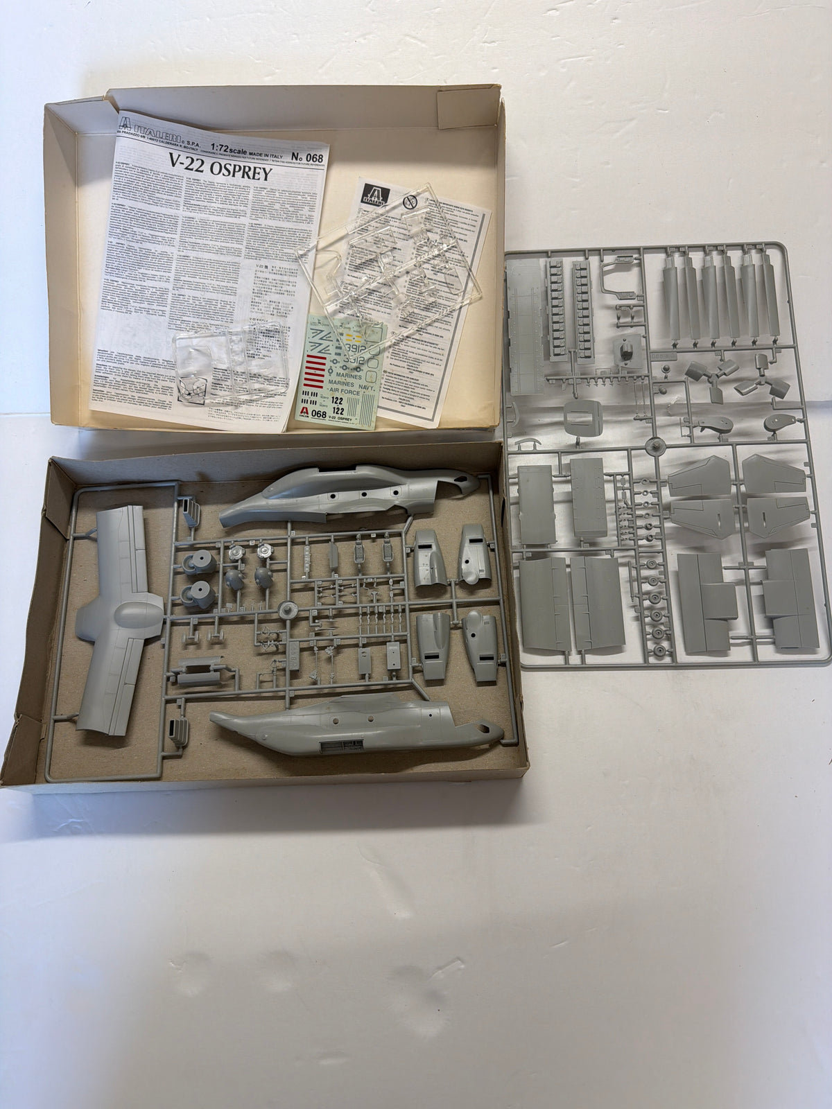 Italeri v-22 Osprey U.S Marine Tilt Rotor Aircraft 1:72 Plastic Model Kit