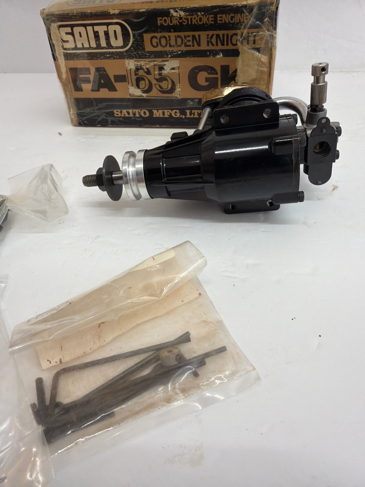 Saito FA-65 Golden Knight New in damaged box Four Stroke